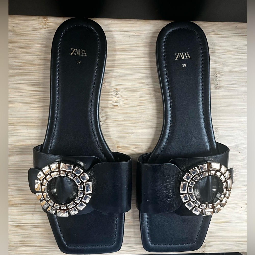 Zara Black Slide Sandals with Gold Circle Embellishment – Size 39 (US 8.5/9)